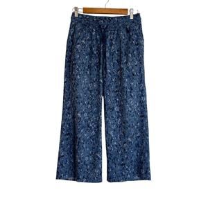 Athleta Avenue Wide Leg Crop Pant in Captive Chrome Blue Size 4P Athleisure